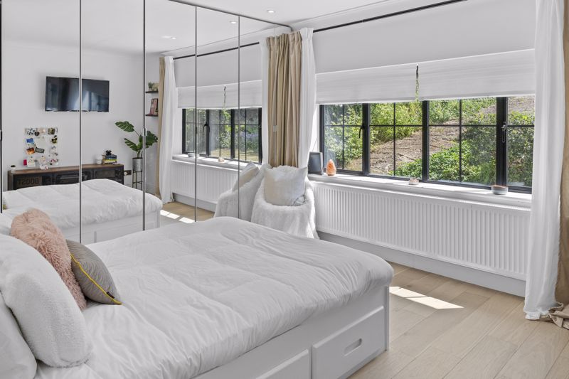 Bedroom- click for photo gallery